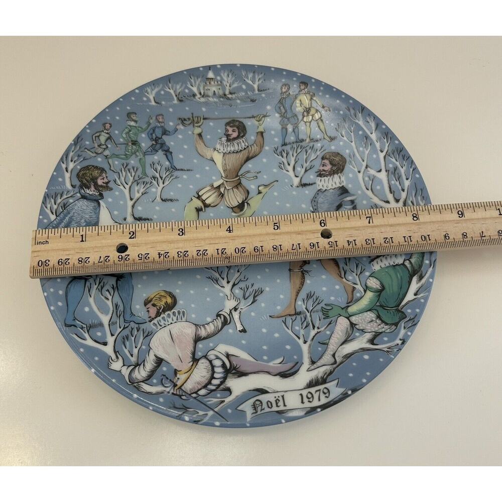Haviland Limoges The 12 Days of Christmas Plate Ten Lords A Leaping 1979 Signed - Picture 6 of 6